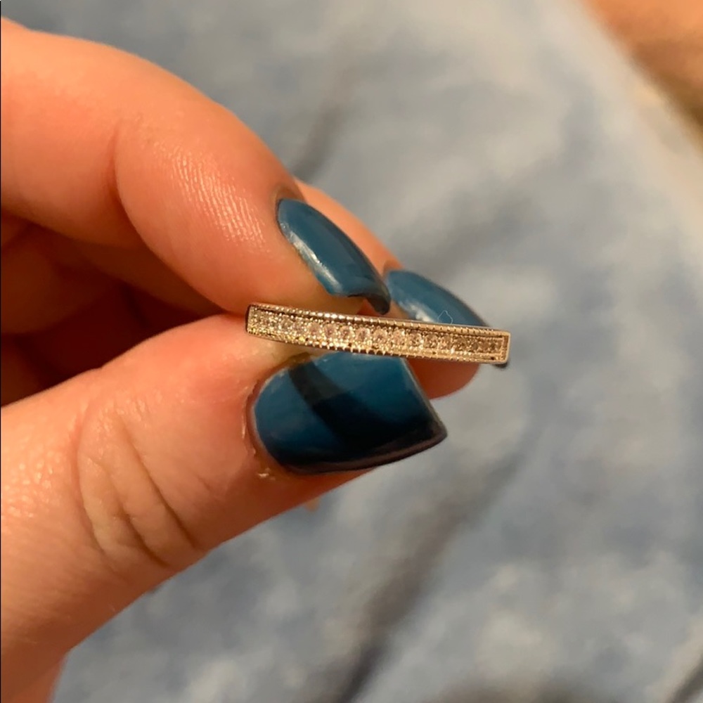 Casual sterling silver white glitter ring - Picture 1 of 4